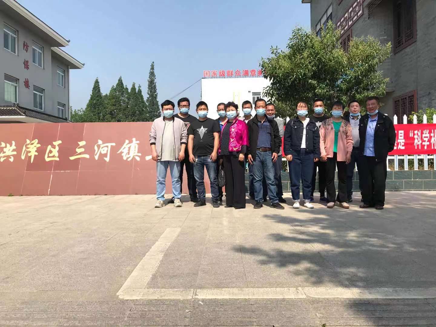 提供暖心接送專車！洪澤區(qū)三河鎮(zhèn)政府全力“護(hù)航”歐西員工疫苗接種